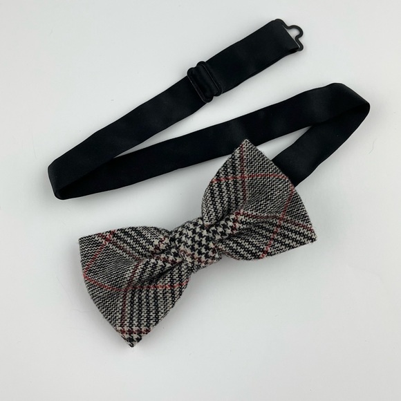 Men’s Glencheck Wool Bow Tie & Red Floral Pocket Square Set - Picture 3 of 5